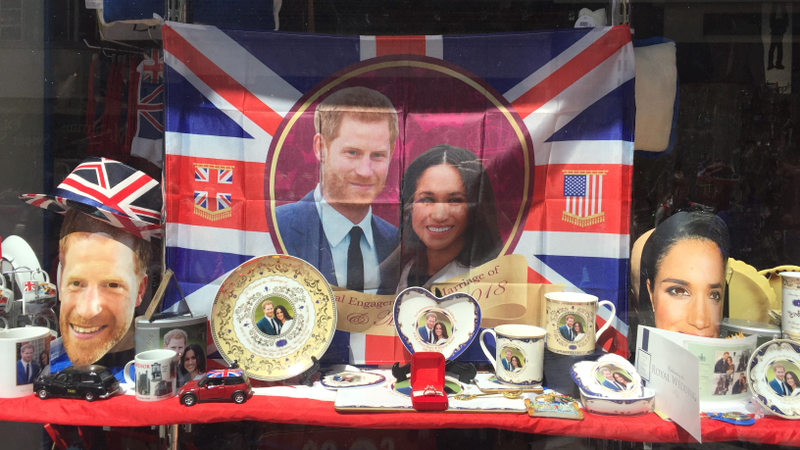 Illustration for article titled From Personalized Marmite to Ugly-Ass Flags: Here Are the Wildest Souvenirs I Found at the Royal Wedding